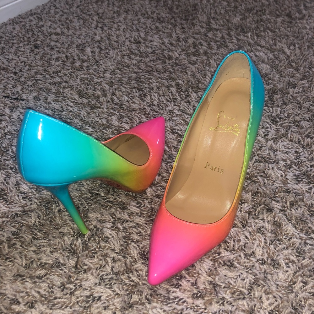 Christian Louboutin Size : 37 fits like a size 6